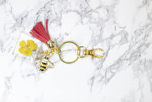 Load image into Gallery viewer, Bee charm and flower keychain - Bili&#39;s Bougie Boutique
