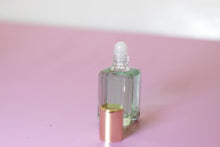 Load image into Gallery viewer, Fragrant body oil in bougie green - Bili&#39;s Bougie Boutique
