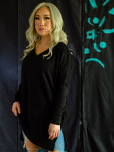 Load image into Gallery viewer, V-NECK BRUSHED MELANGE SWEATER WITH POCKETS IN BLACK
