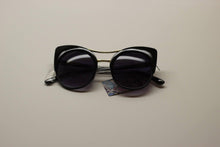 Load image into Gallery viewer, Retro Women CatEye Sunglasses , Gradient Lens, Black. - Bili&#39;s Bougie Boutique
