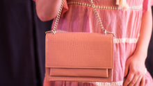 Load image into Gallery viewer, Rectangle Crossbody Chain Bag in Pink
